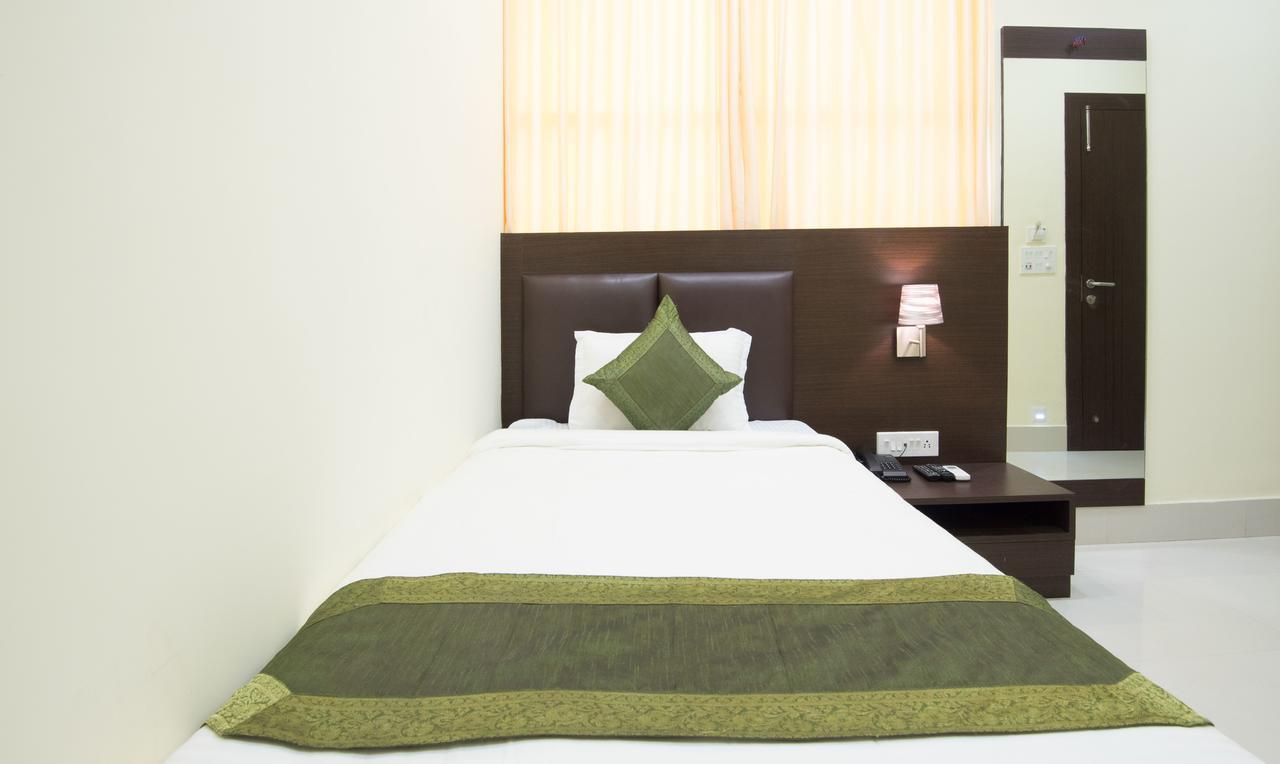 Treebo King'S Court Chandrasekharpur Bhubaneswar Exterior photo